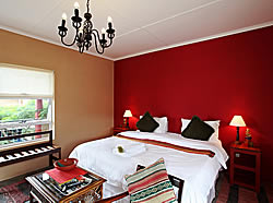 Tu Casa Bed and Breakfast offers up-market bed and breakfast accommodation in East London in the Eastern Cape Province of South Africa.