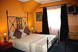 Whalers B&B is withing walking distance from Hermanus town centre