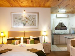 Cul-de Sac offers you a choice of three en-suite double rooms or nine fully equiped luxury self catering units