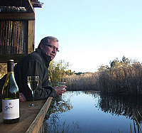 The Yotclub Bed & Breakfast features an otter and bird hide on the property where guests can enjoy looking for cape clawless otters 