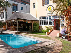 A Sunflower Stop is situated in a prime location giving you easy access to the best that Cape Town has to offer